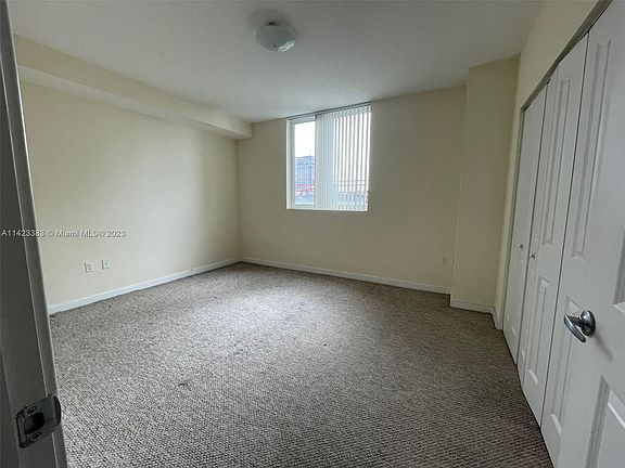4th image of 601 NE 23rd St APT 1001
