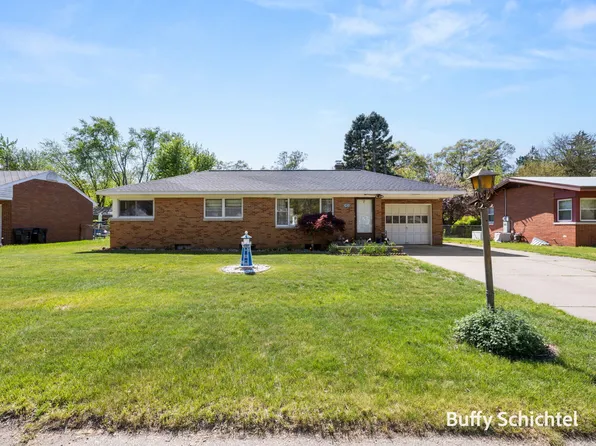 3451 McCracken St, Norton Shores, MI 49441