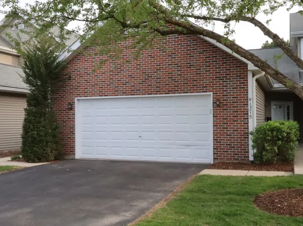 1375 Grandview Ct, Algonquin, IL 60102