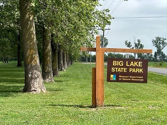 3rd image of 304 Lake Shore Dr