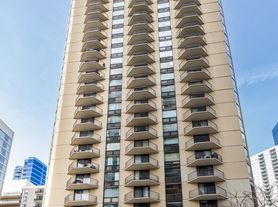 70 W Huron St