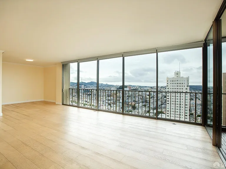 999 Green St #2501 — Photo 2