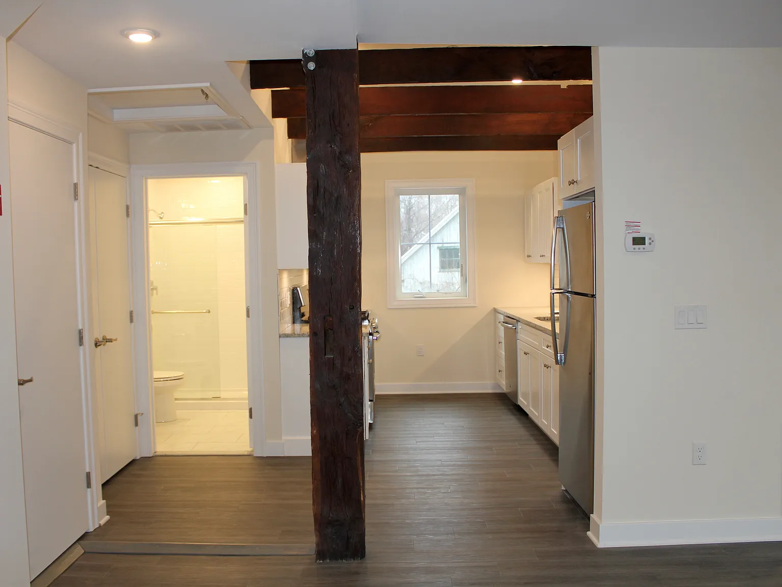 1 bed, 850 sqft, $1,820 — Photo 2