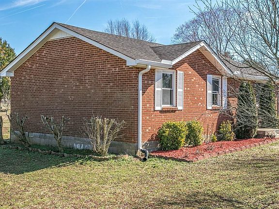 3rd image of 222 Meadowlark Dr