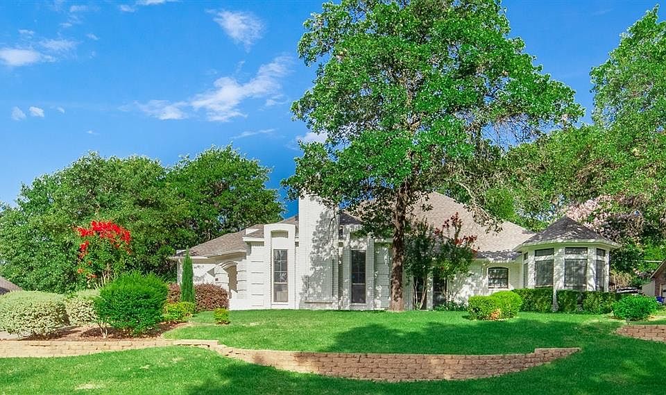 1st image of 3600 Cliffwood Dr