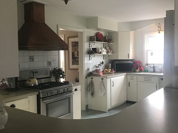 Kitchen from sm. fam rm.