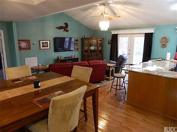 4th image of 1025 Charlesmont Ct