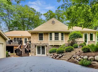 876 Sauganash Dr, Fontana, WI 53125