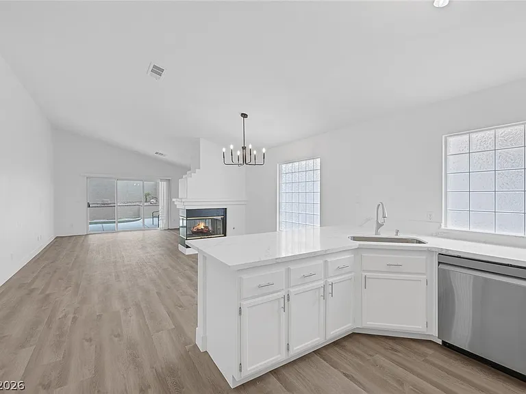 8249 Peaceful Canyon Dr — Photo 10