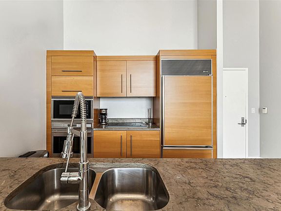 4th image of 465 Brickell Ave #2806A
