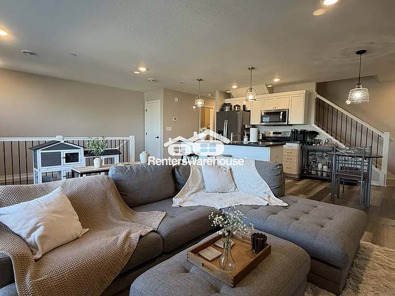 642 Shardlow Ln NE — Photo 6