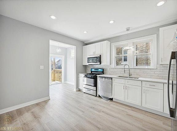 4th image of 6423 S Knox Ave #1