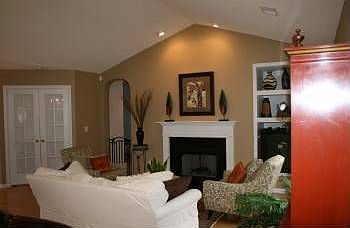 2nd image of 582 Carters Grove Rd