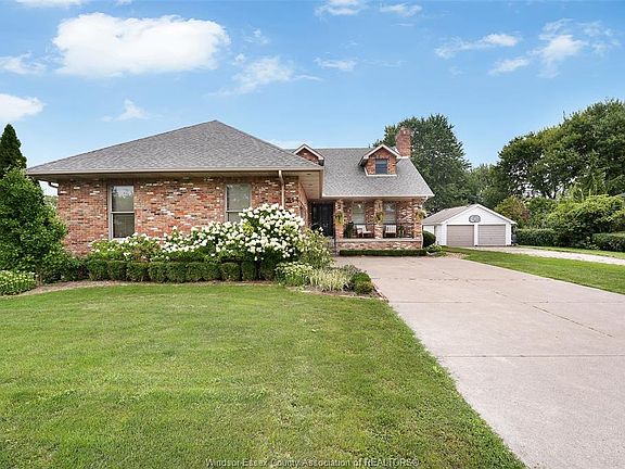 3rd image of 814 Lacasse Blvd