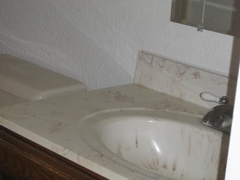 1084 E Navajo St — Photo 6