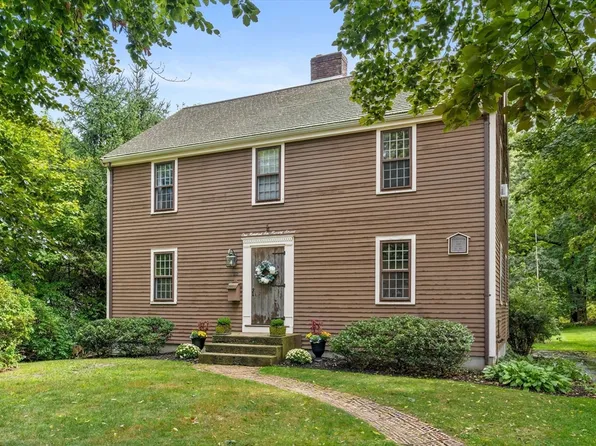 106 Hersey St, Hingham, MA 02043