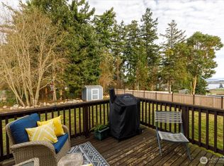 942 Walker Heights Place, Oak Harbor, WA 98277