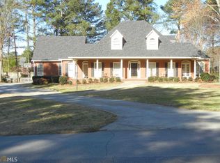 221 Three Oaks Dr, Lawrenceville, GA 30046