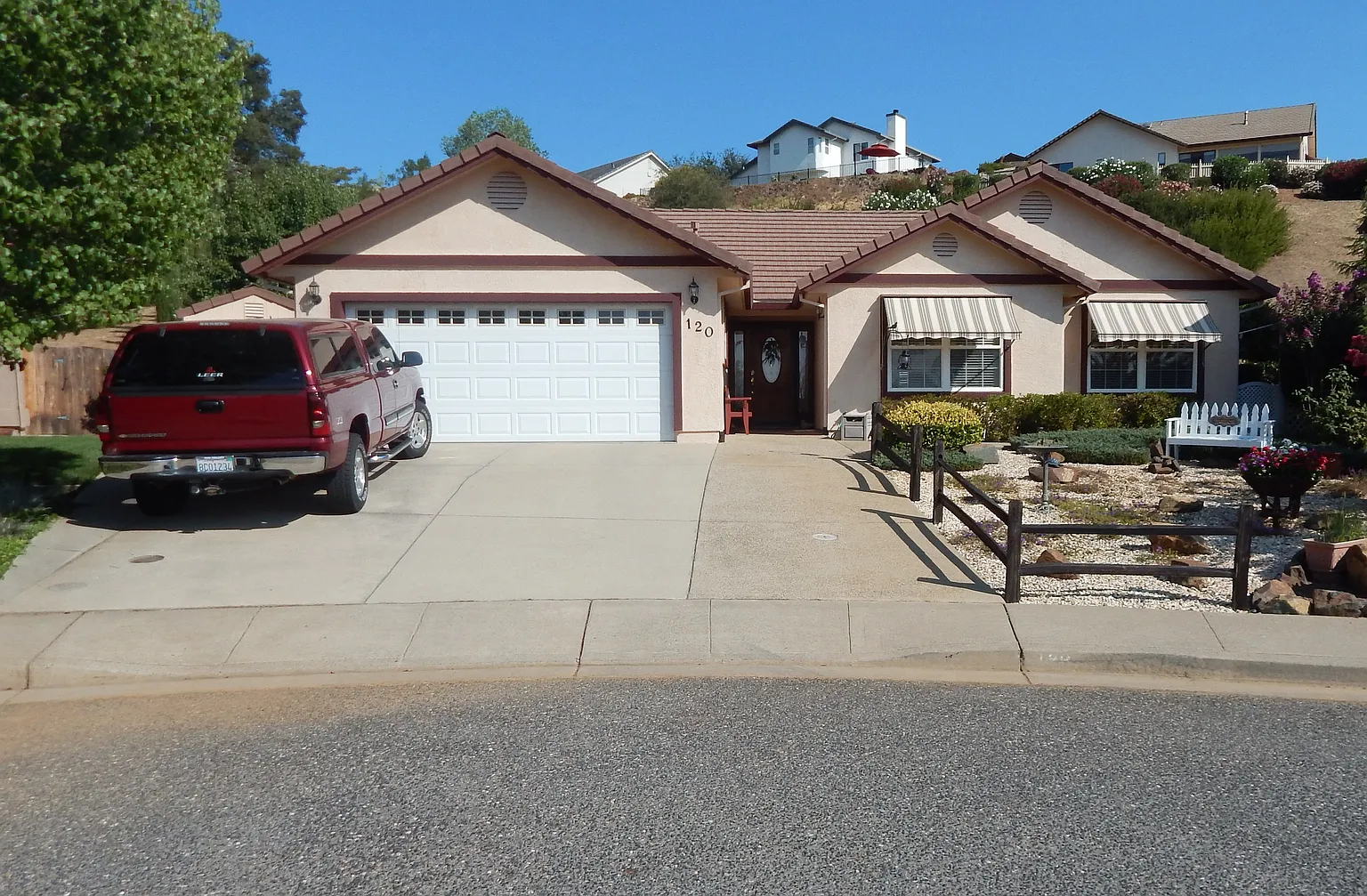 120 Muldoon Pl photo 1