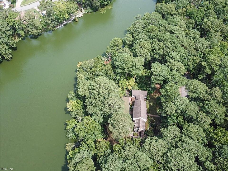 Welcome to 2034 Hunters Trail, located on Lake Whitehurst