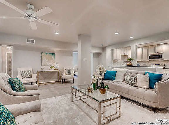 5th image of 827 Firefly Dr