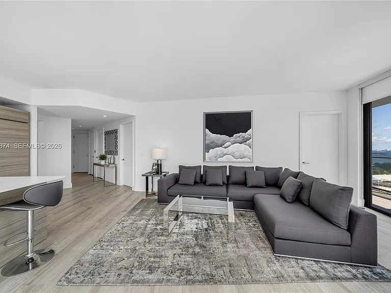 121 NE 34th St #1704 — Photo 5