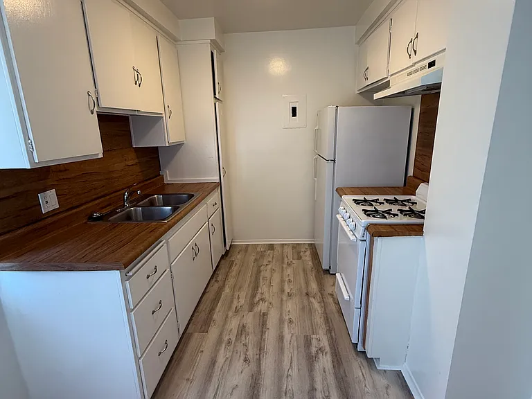 1512 Butler Ave #7 — Photo 8