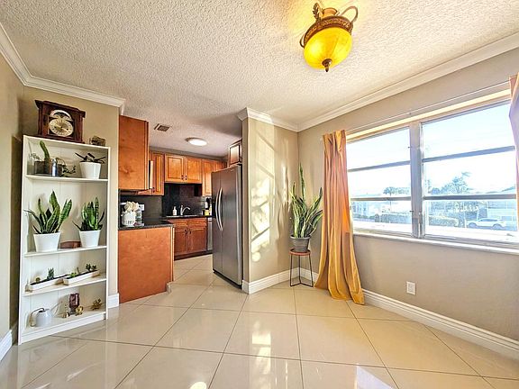 3rd image of 941 Crystal Lake Drive #209