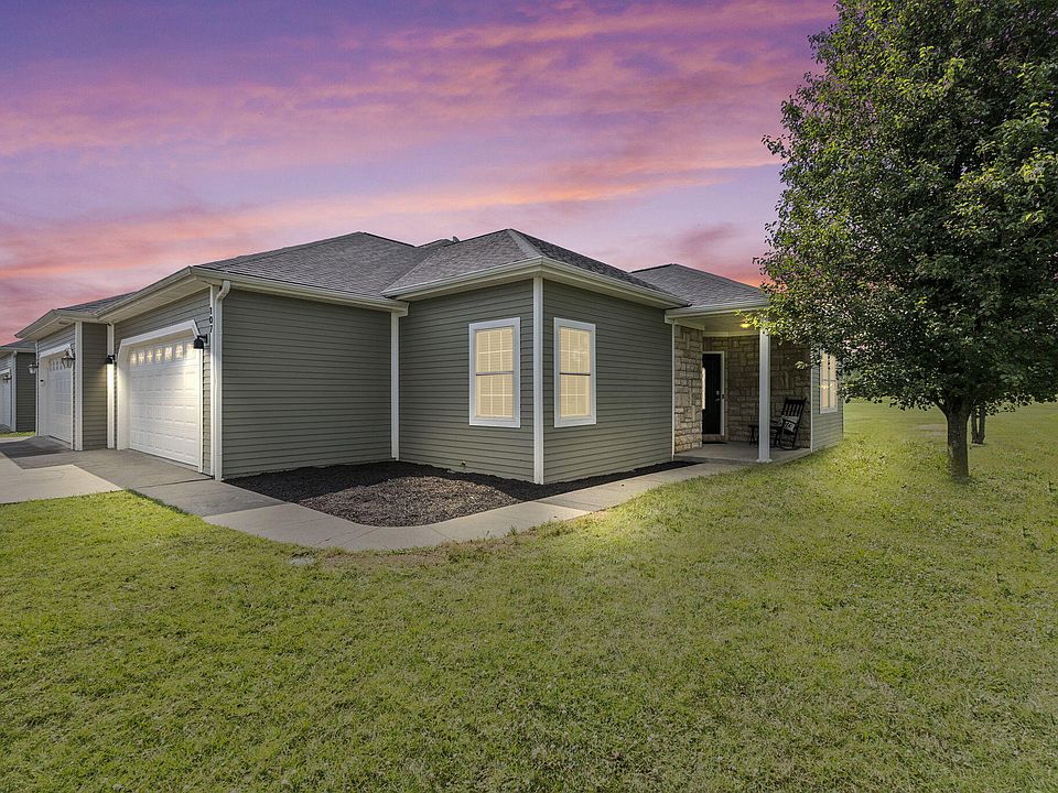 1st image of 107 Villa Dr