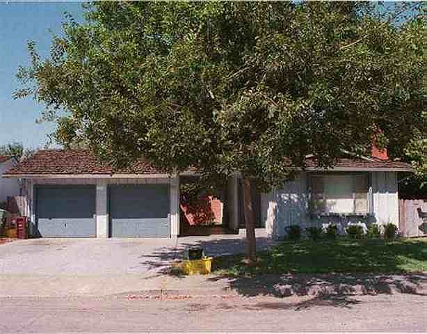 1st image of 2479 Silsby Ave