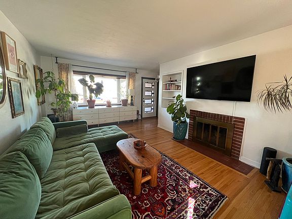 3rd image of 1112 Dartmouth Dr NE