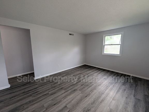 4th image of 4130 Thorton Dr