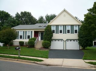 5711 Rocky Run Dr, Centreville, VA 20120