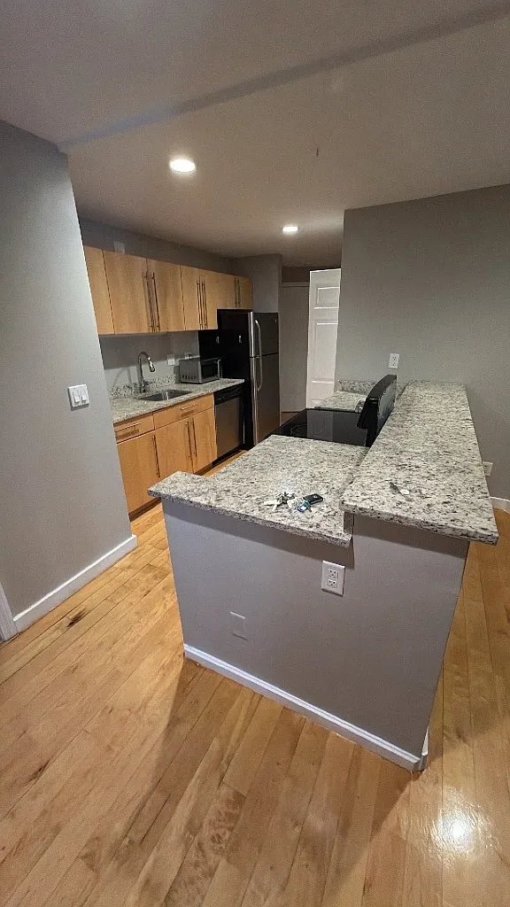 2 bed, 900 sqft, $3,800 — Photo 4