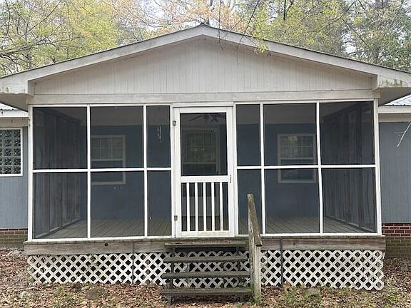 5th image of 829 Lewis Rd