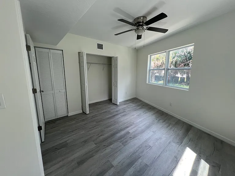 219 S Grandview Ave — Photo 22