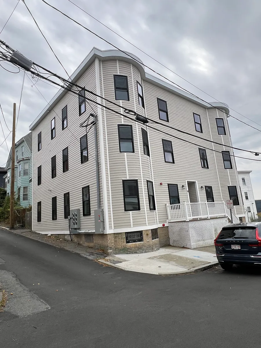 Building Photo - 56 Sachem St #5