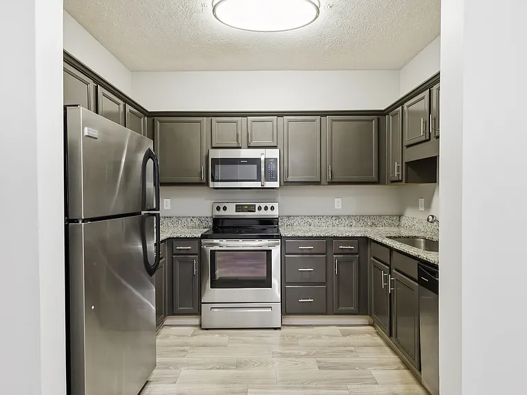 Aspenwood Apartments — Photo 14