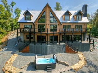 566 Canoe Point, Ellijay, GA 30540