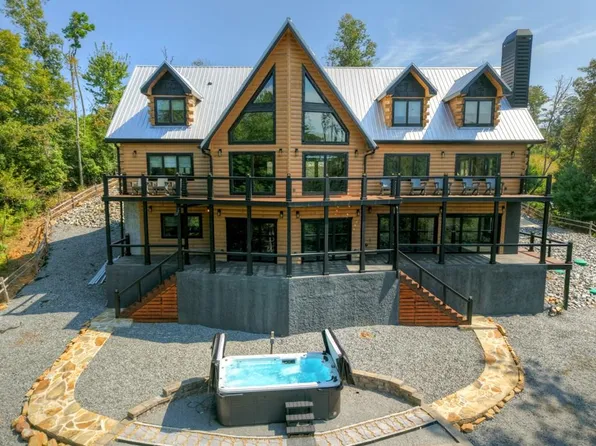 566 Canoe Point, Ellijay, GA 30540