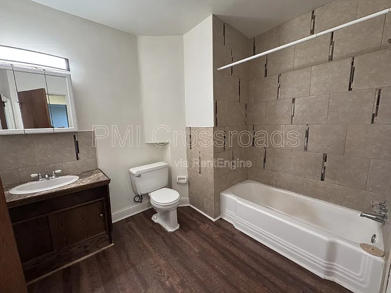2323 Newton St #20 — Photo 11