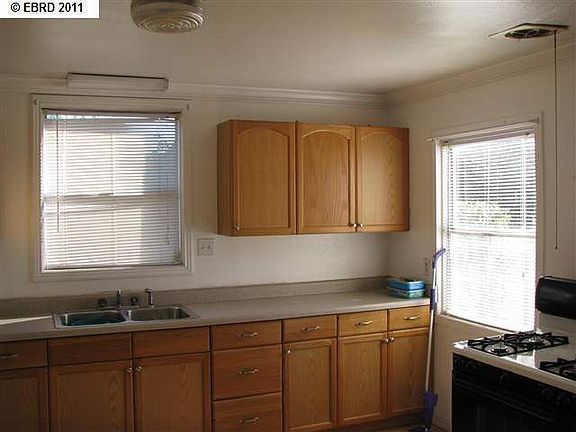 3rd image of 1807 Evergreen Ave