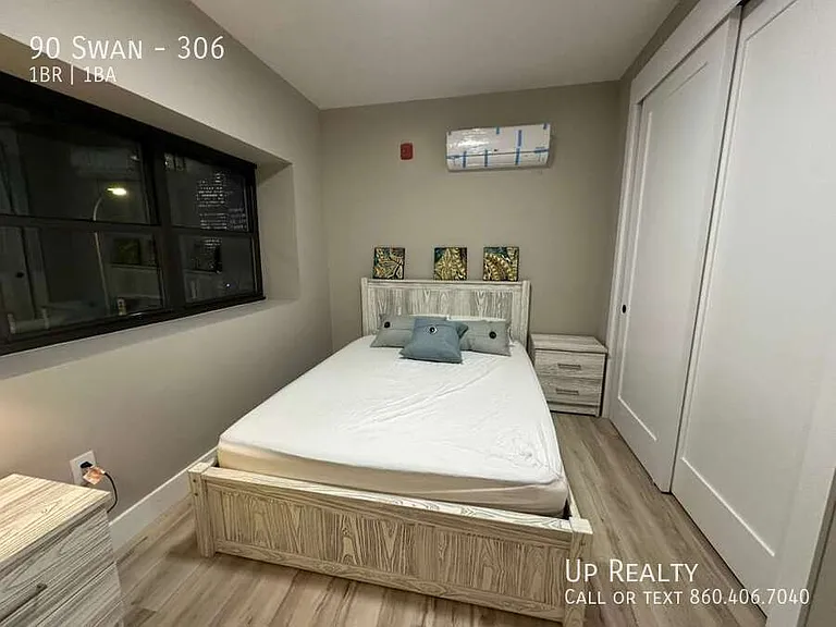 90 N Swan St #306 — Photo 3