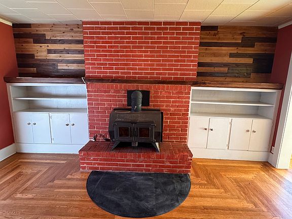 2nd image of 133 Grant St