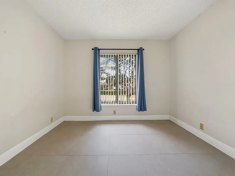 802 Sky Pine Way #E2 — Photo 8