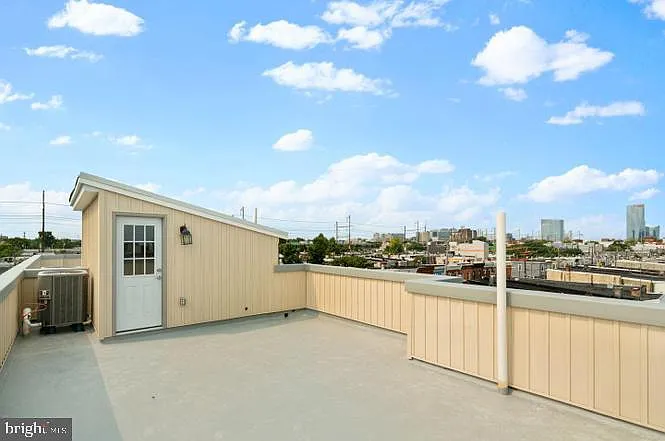 2348 Mountain St — Photo 17
