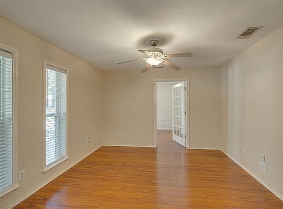 5th image of 6128 Walla Ave