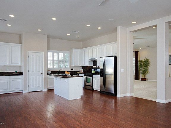 2nd image of 812 W Paseo Celestial
