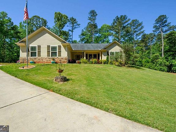 4th image of 894 Happy Valley Cir