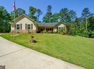 894 Happy Valley Cir, Newnan, GA 30263